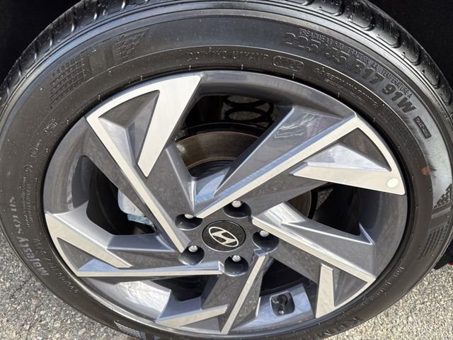 Certified 2025 Hyundai Elantra Sport w/ Cargo Package image 8