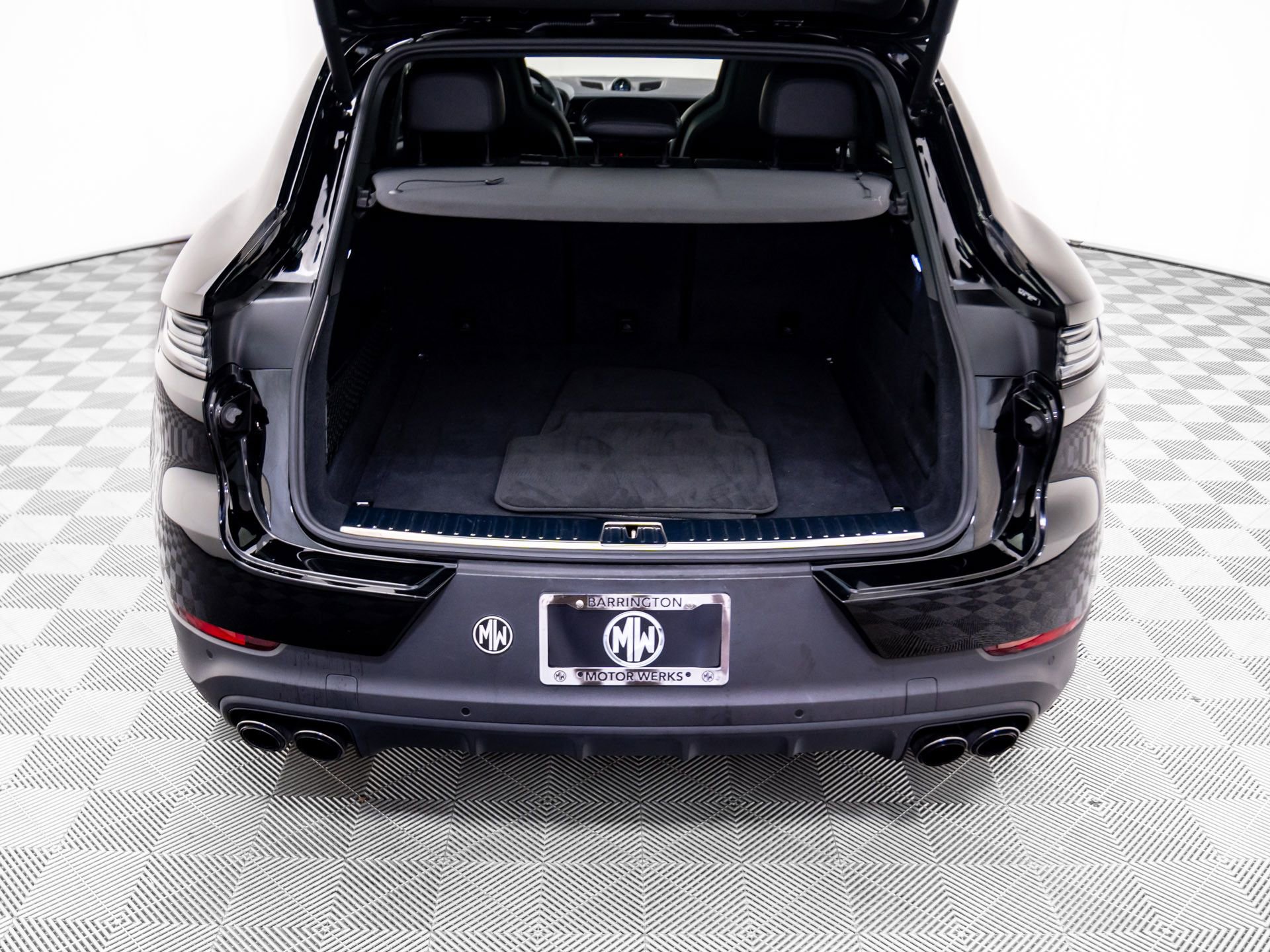 Certified 2024 Porsche Cayenne S image 28