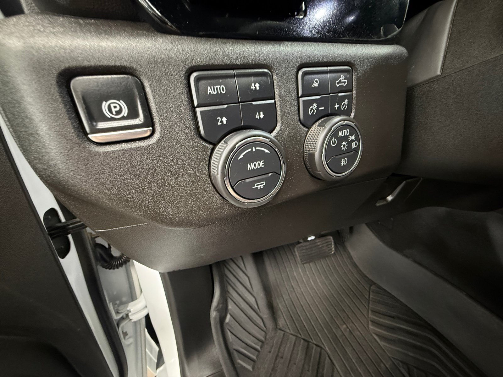 Used 2024 Chevrolet Silverado 2500 ZR2 w/ ZR2 Bison Edition AWD/4WD image 26