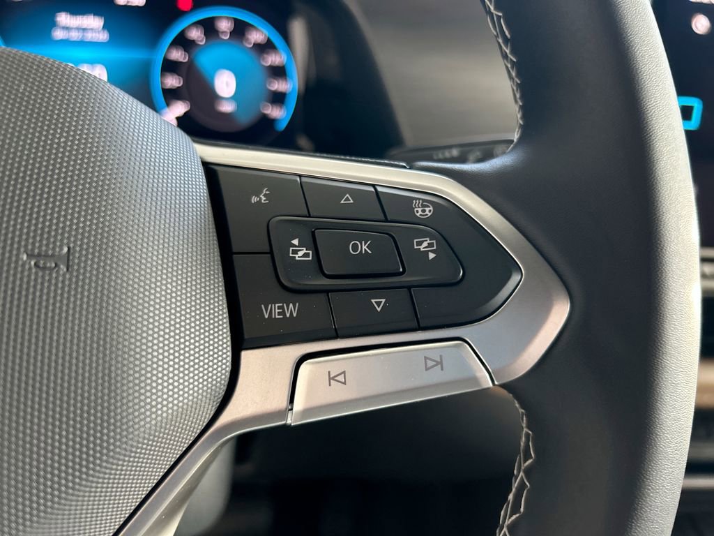 New 2026 Volkswagen Atlas Cross Sport SE image 18