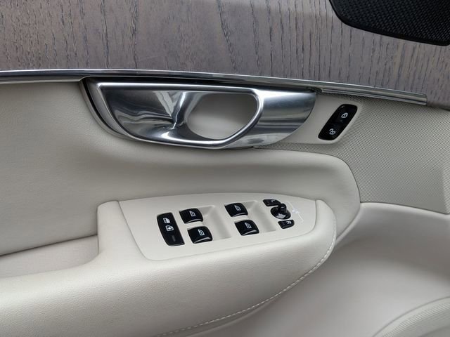Certified 2023 Volvo XC90 B6 Plus w/ Protection Package Premier image 25