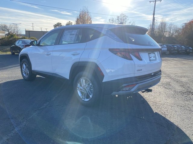 New 2025 Hyundai Tucson SE image 5