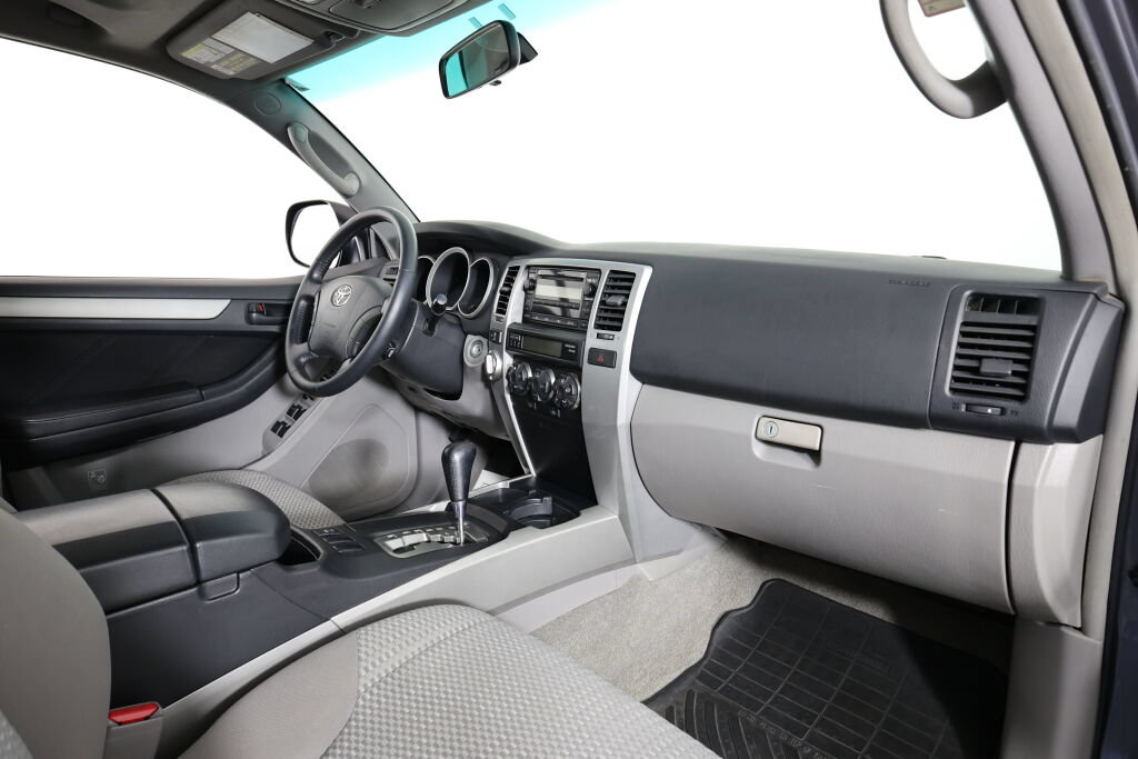 Used 2008 Toyota 4Runner SR5 AWD/4WD image 24