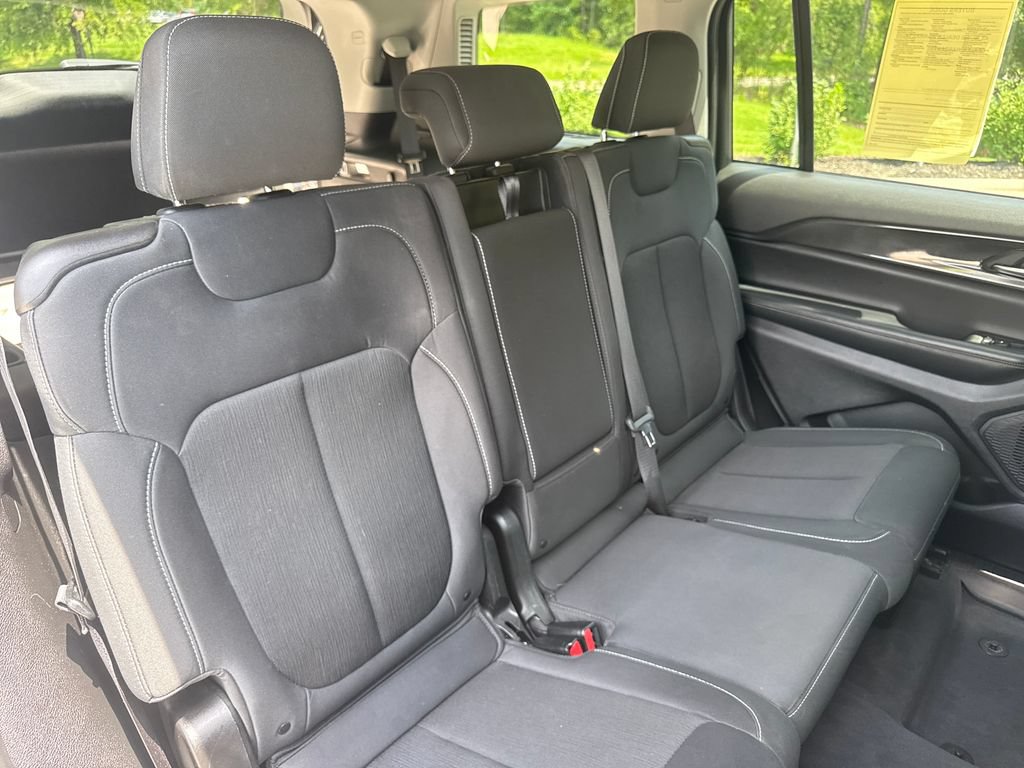 Used 2023 Jeep Grand Cherokee L Laredo w/ Luxury Tech Group I AWD/4WD image 34