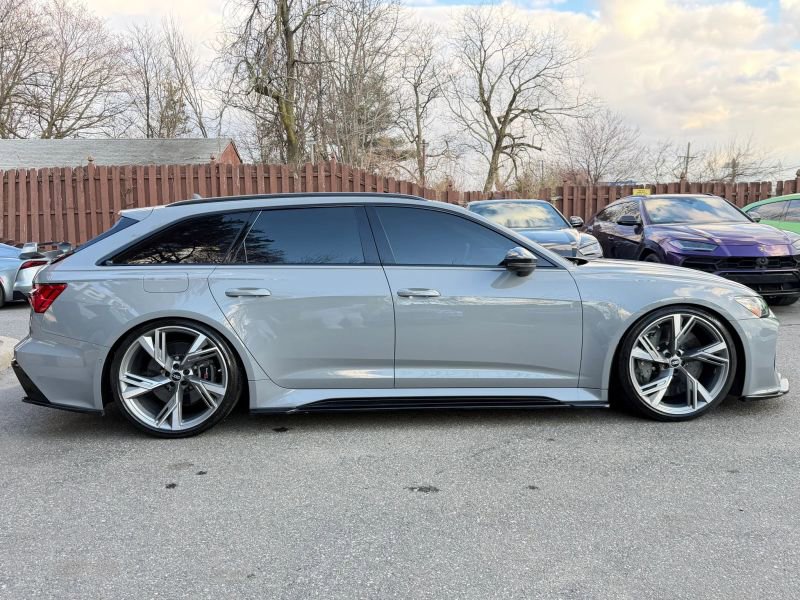 Used 2021 Audi RS 6 Avant Wagon 4D w/ Black Optic Package image 4