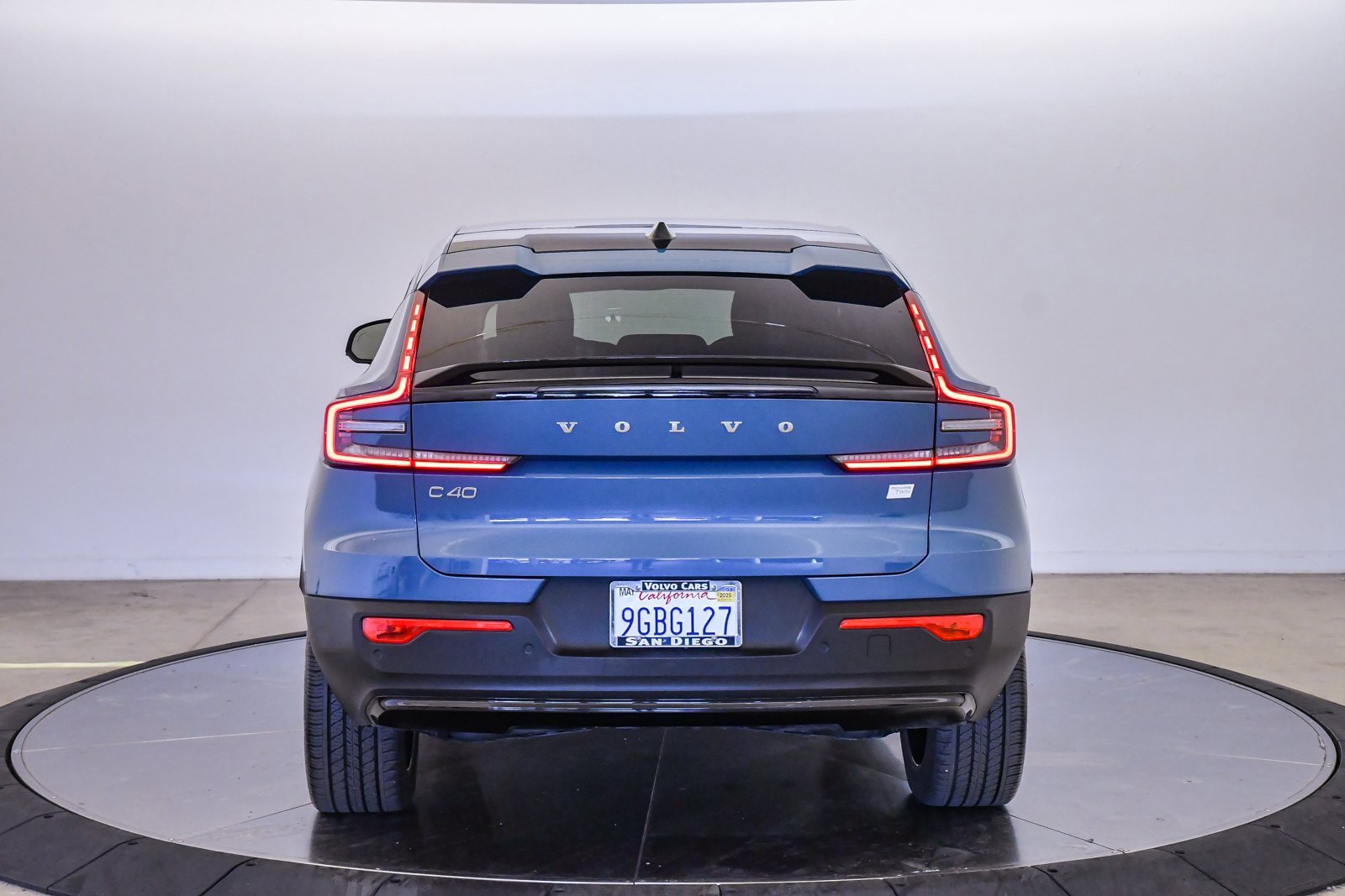 Certified 2023 Volvo C40 P8 Recharge Plus image 3