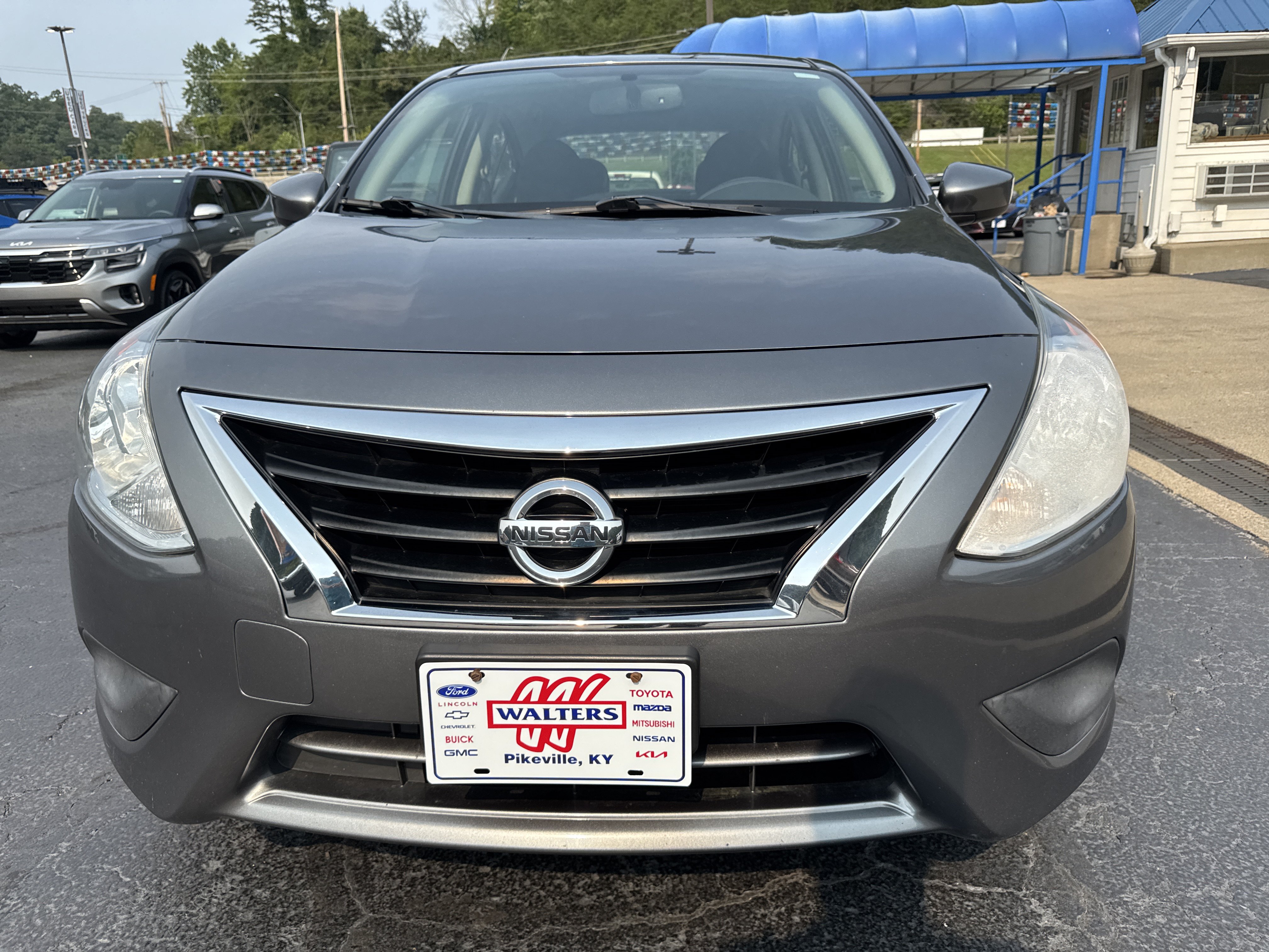 Used 2017 Nissan Versa S Plus FWD image 2
