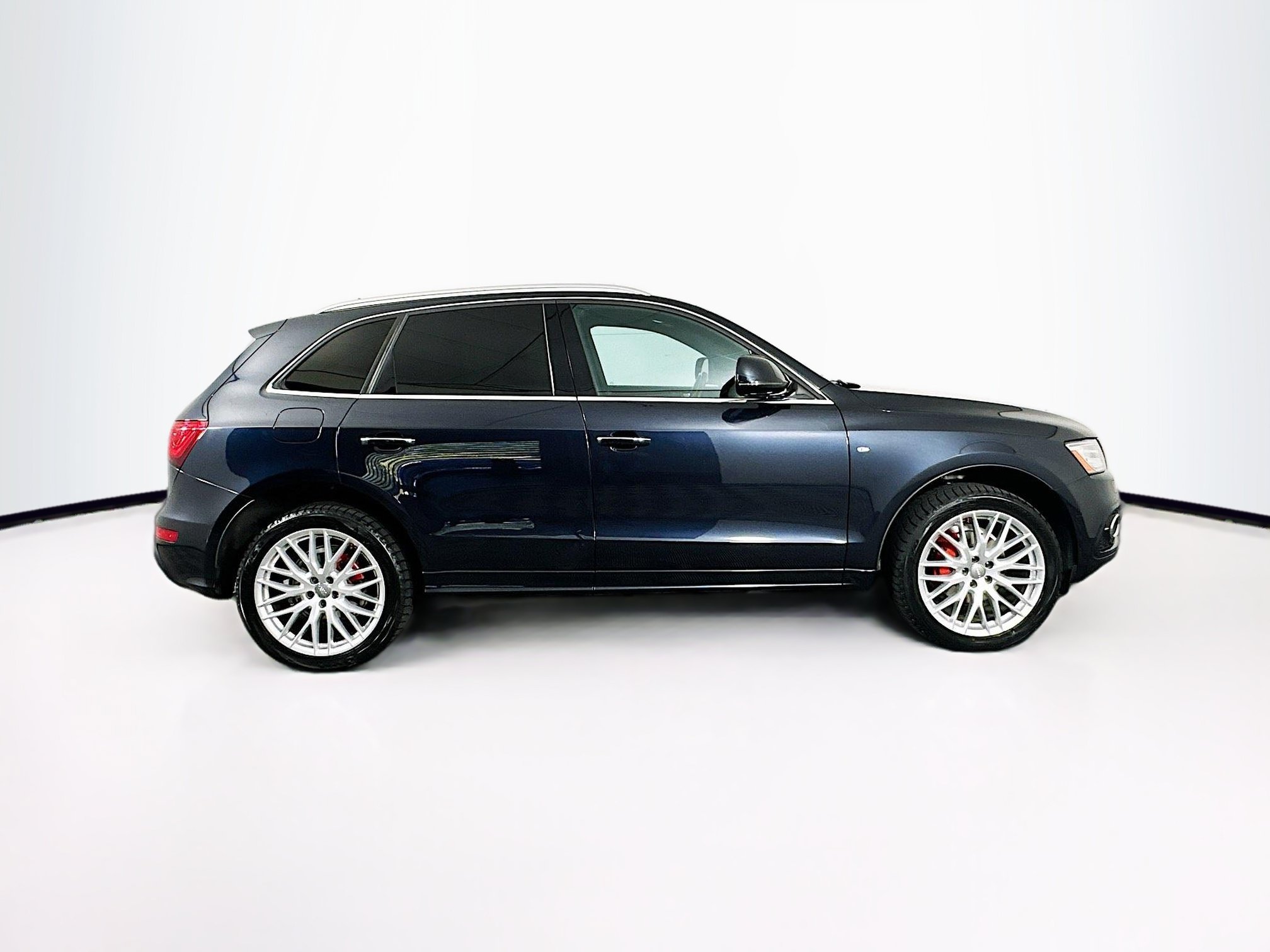 Used 2017 Audi Q5 2.0T Premium Plus w/ Technology Package AWD/4WD image 10