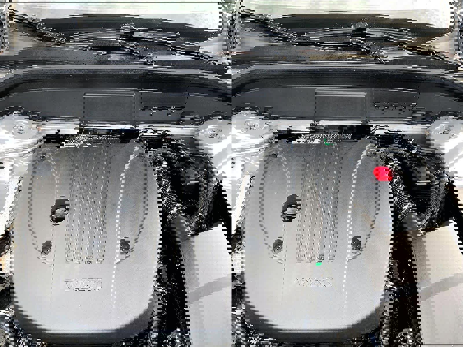 Used 2025 Volvo XC60 B5 Core image 13