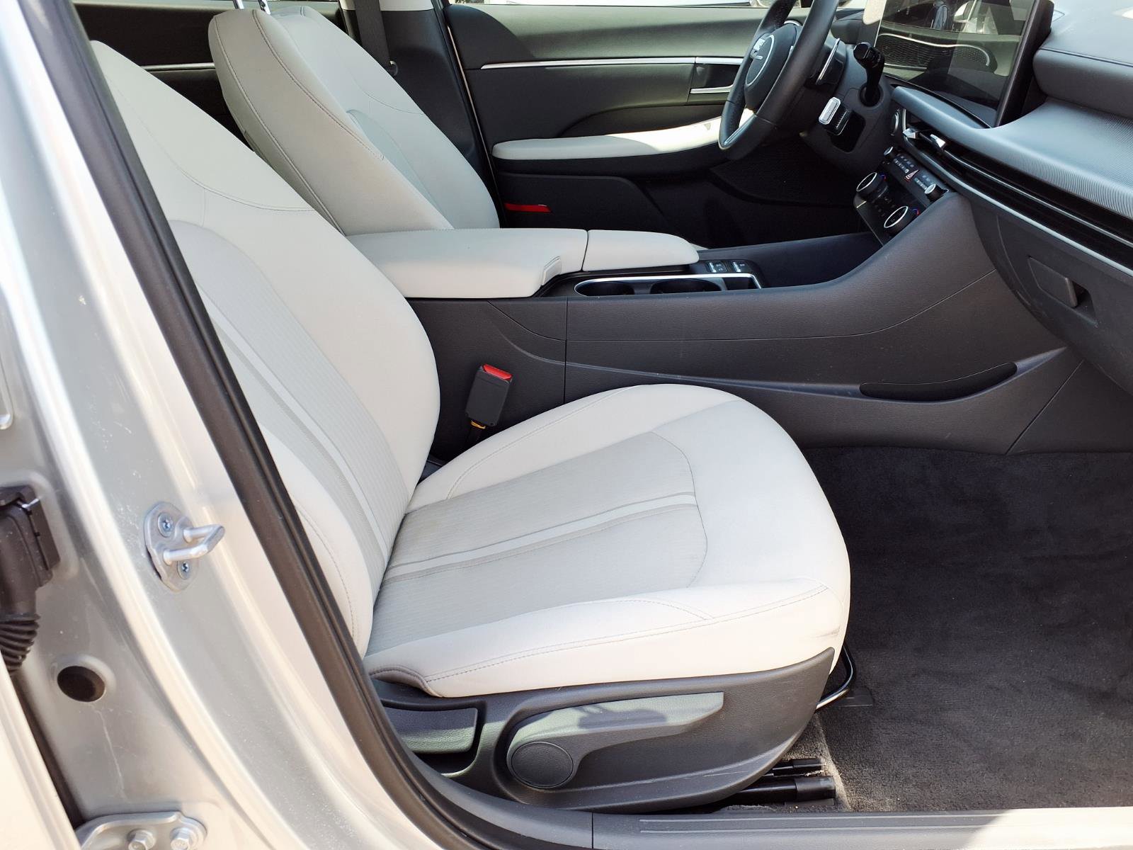Certified 2025 Hyundai Sonata SEL FWD image 11