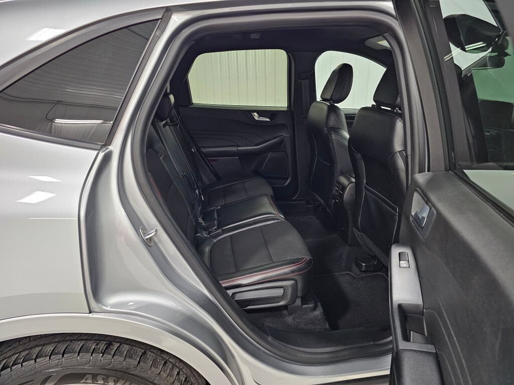 Used 2023 Ford Escape ST-Line Select AWD/4WD image 16