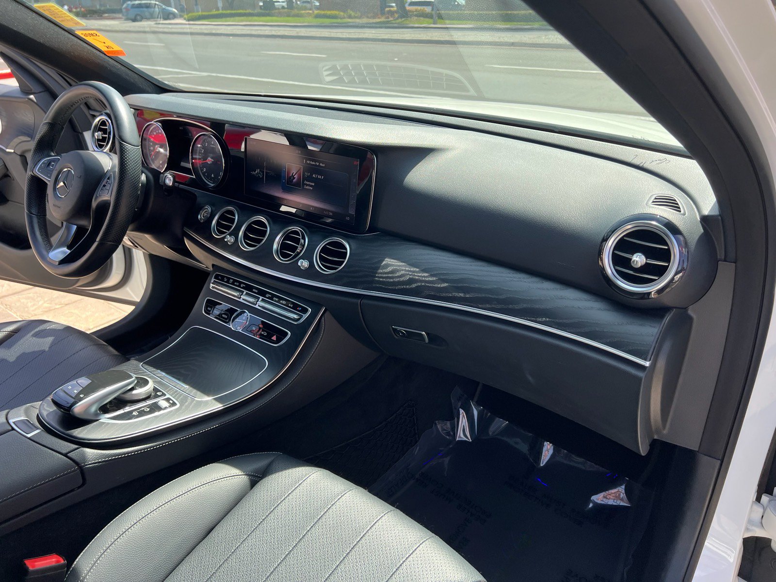 Used 2018 Mercedes-Benz E 300 w/ Premium 2 Package (Q02) image 30
