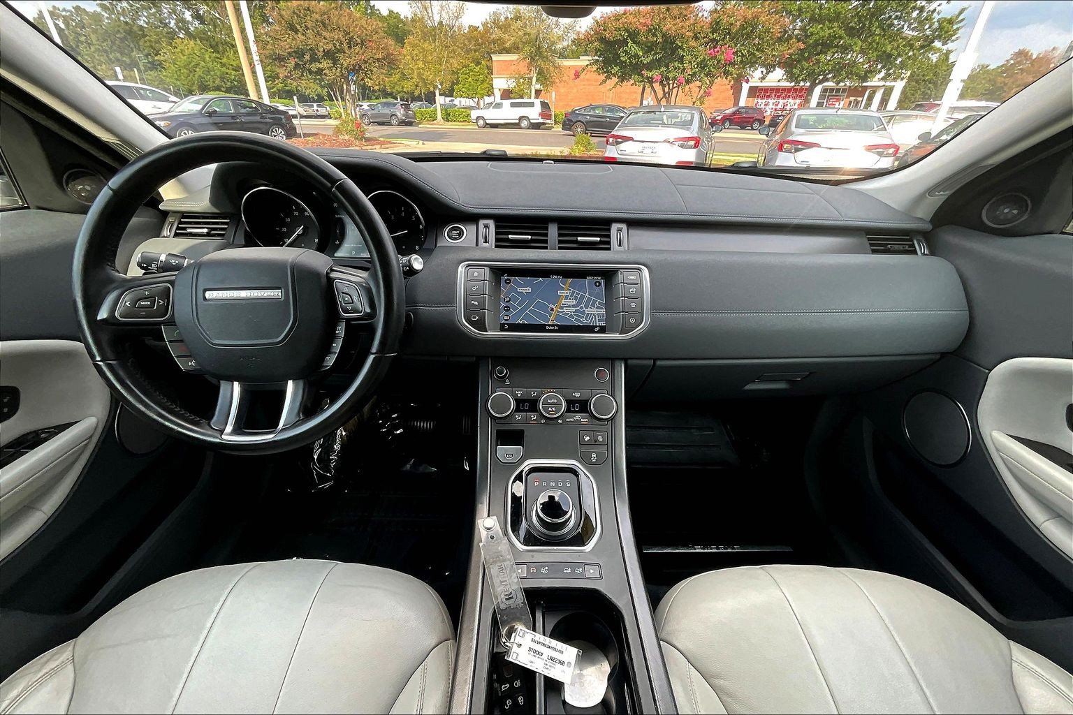 Used 2019 Land Rover Range Rover Evoque SE AWD/4WD image 15