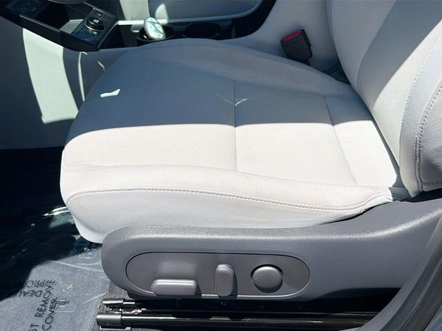 Used 2024 Hyundai Kona SEL FWD image 19