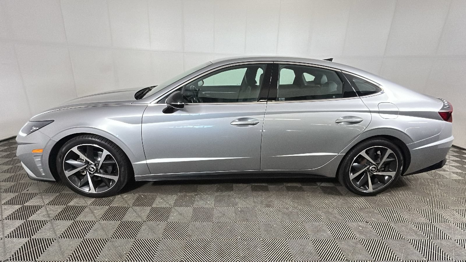 Used 2021 Hyundai Sonata SEL Plus w/ Preferred Accessory Package FWD image 7