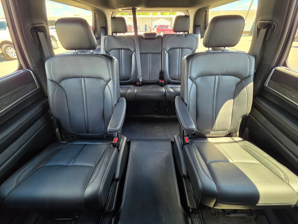 Certified 2022 Jeep Wagoneer Series III w/ Convenience Group I AWD/4WD image 26