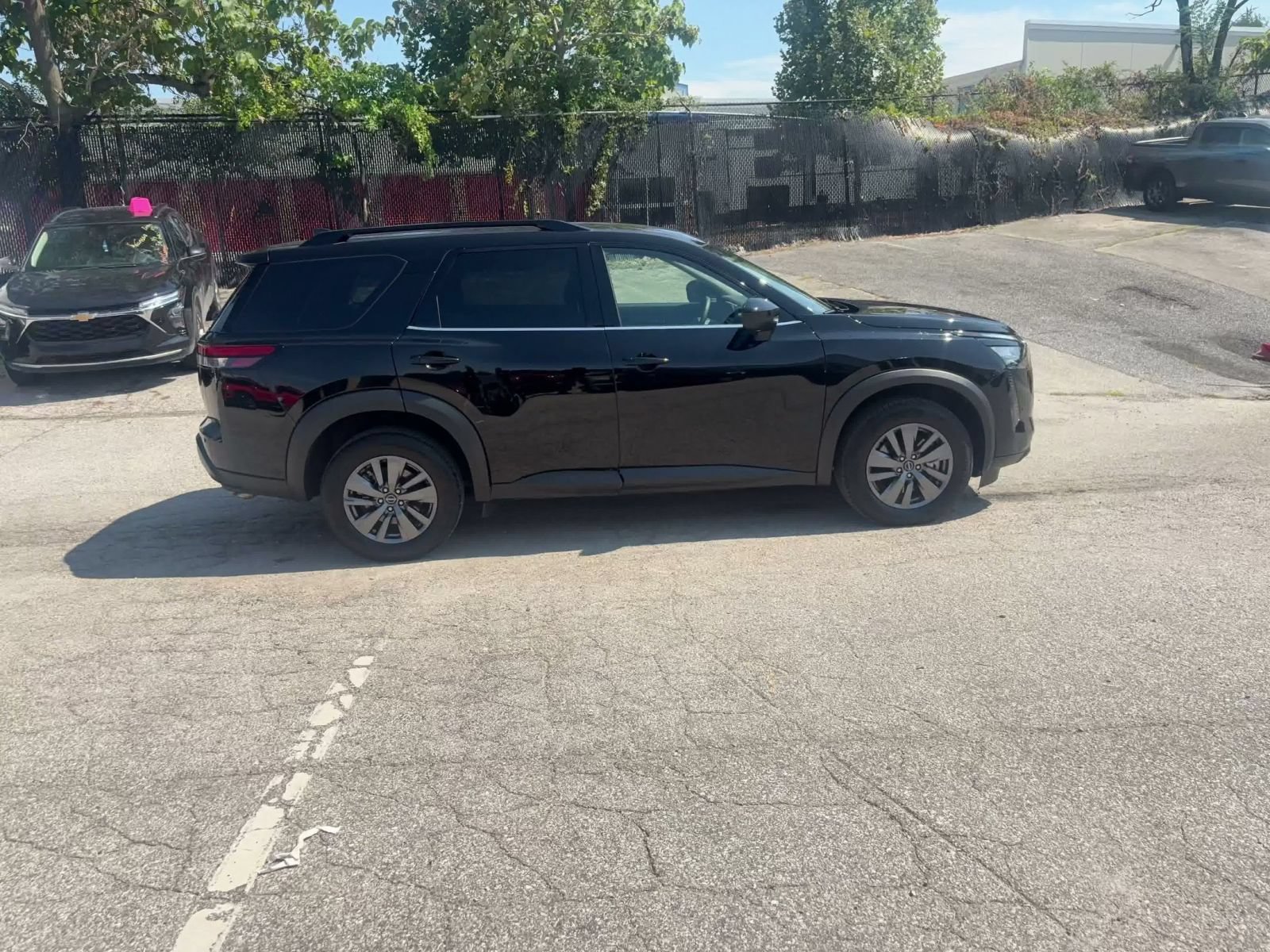 Used 2026 Nissan Pathfinder SV FWD image 15
