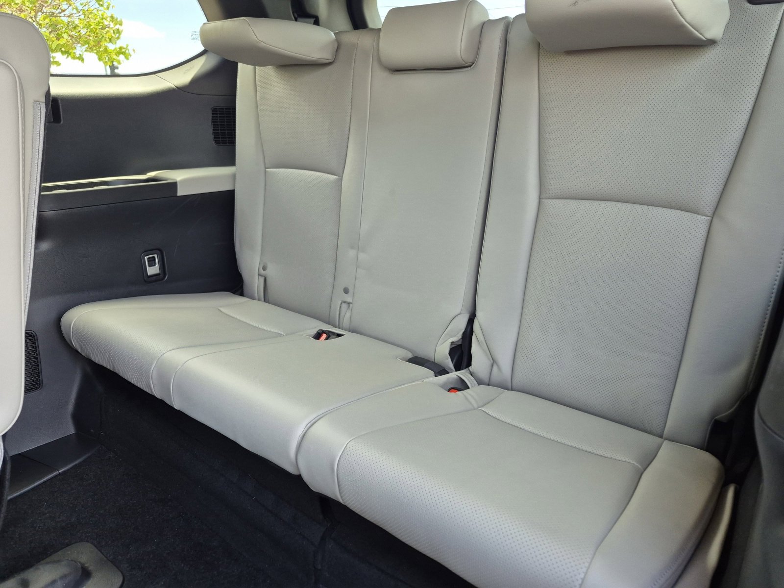 Used 2025 Toyota Grand Highlander AWD Hybrid image 21