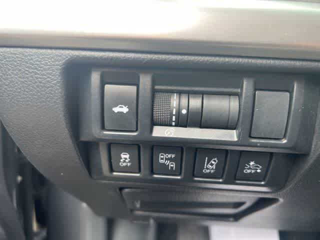 Used 2018 Subaru Legacy 3.6R Limited AWD/4WD image 13