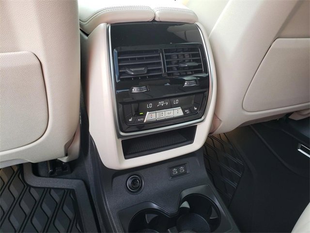 New 2026 BMW X7 M60i image 15