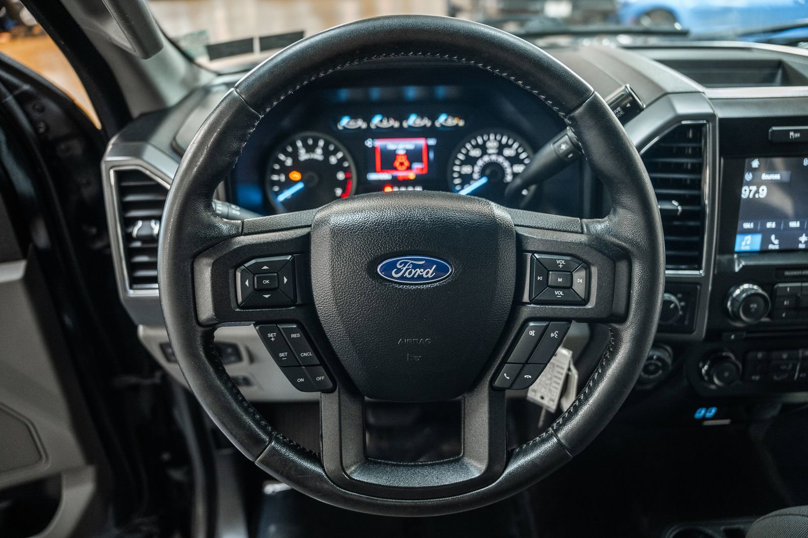 Used 2018 Ford F150 XLT w/ Equipment Group 302A Luxury AWD/4WD image 34