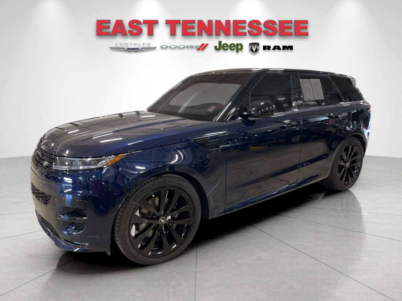 Used 2023 Land Rover Range Rover Sport SE Dynamic image 7