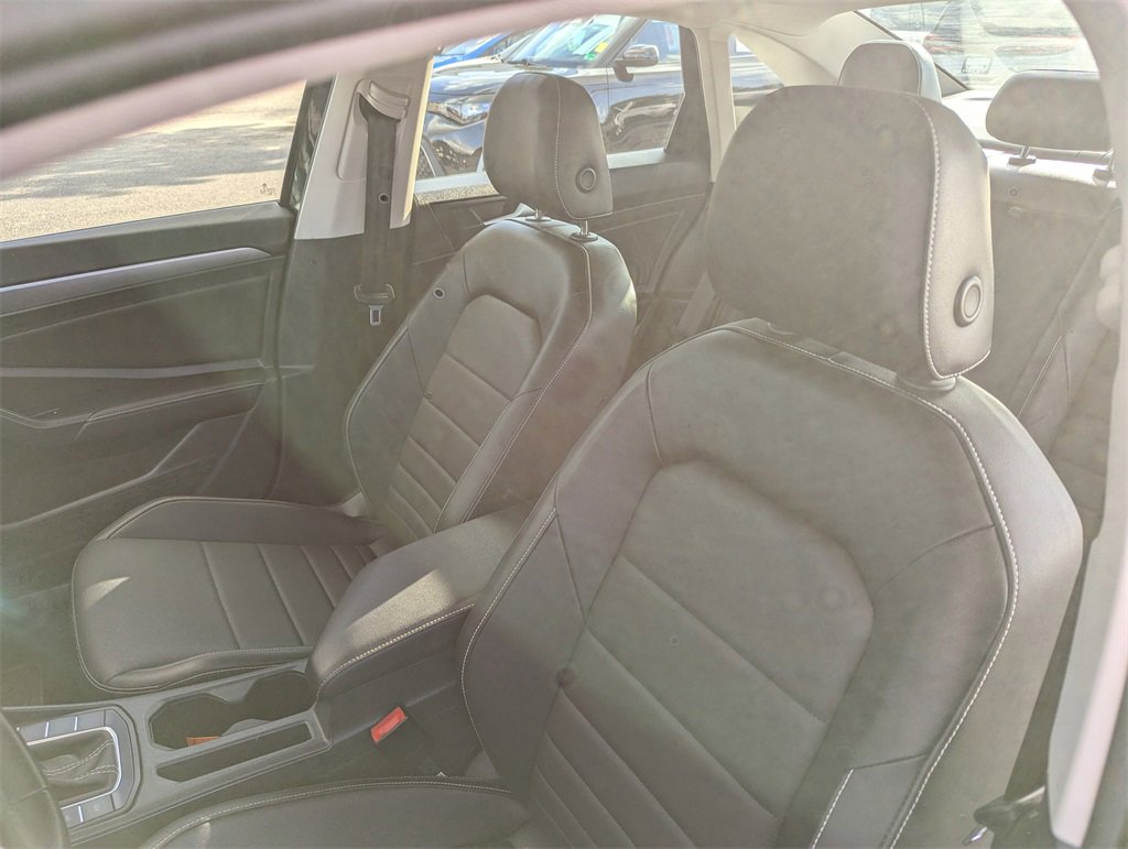 Used 2023 Volkswagen Jetta SE image 14