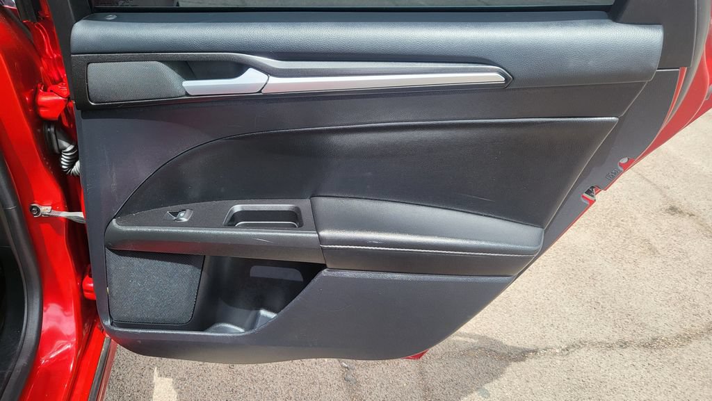 Used 2020 Ford Fusion Energi Titanium FWD image 19