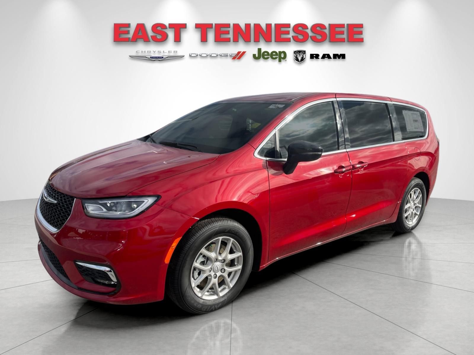 New 2026 Chrysler Pacifica Select image 7