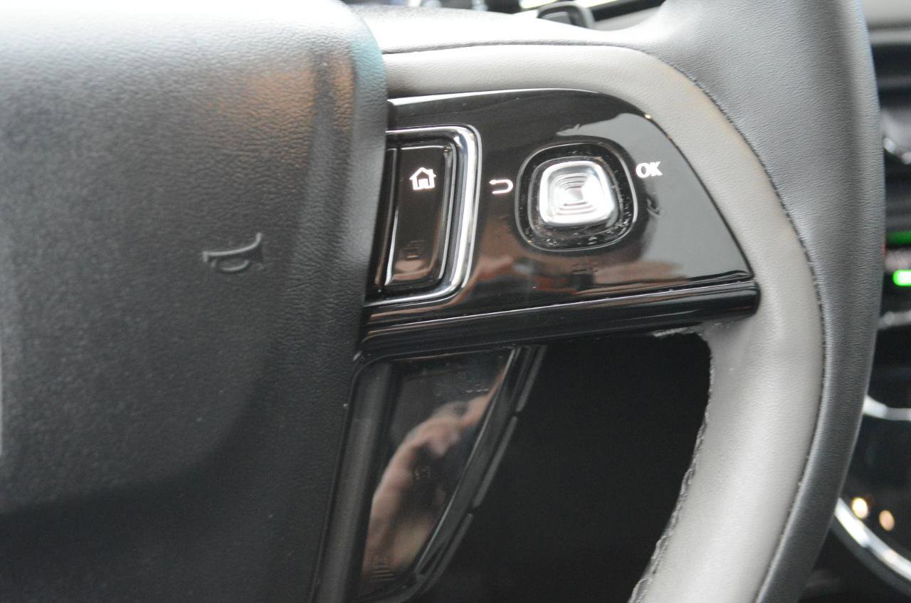 Used 2023 Lincoln Corsair AWD w/ Equipment Group 101A image 30