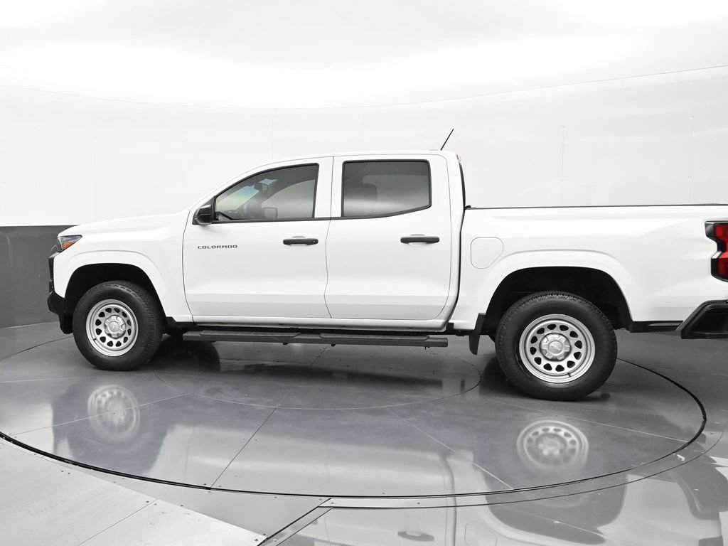 Used 2024 Chevrolet Colorado W/T w/ WT Convenience Package RWD image 2