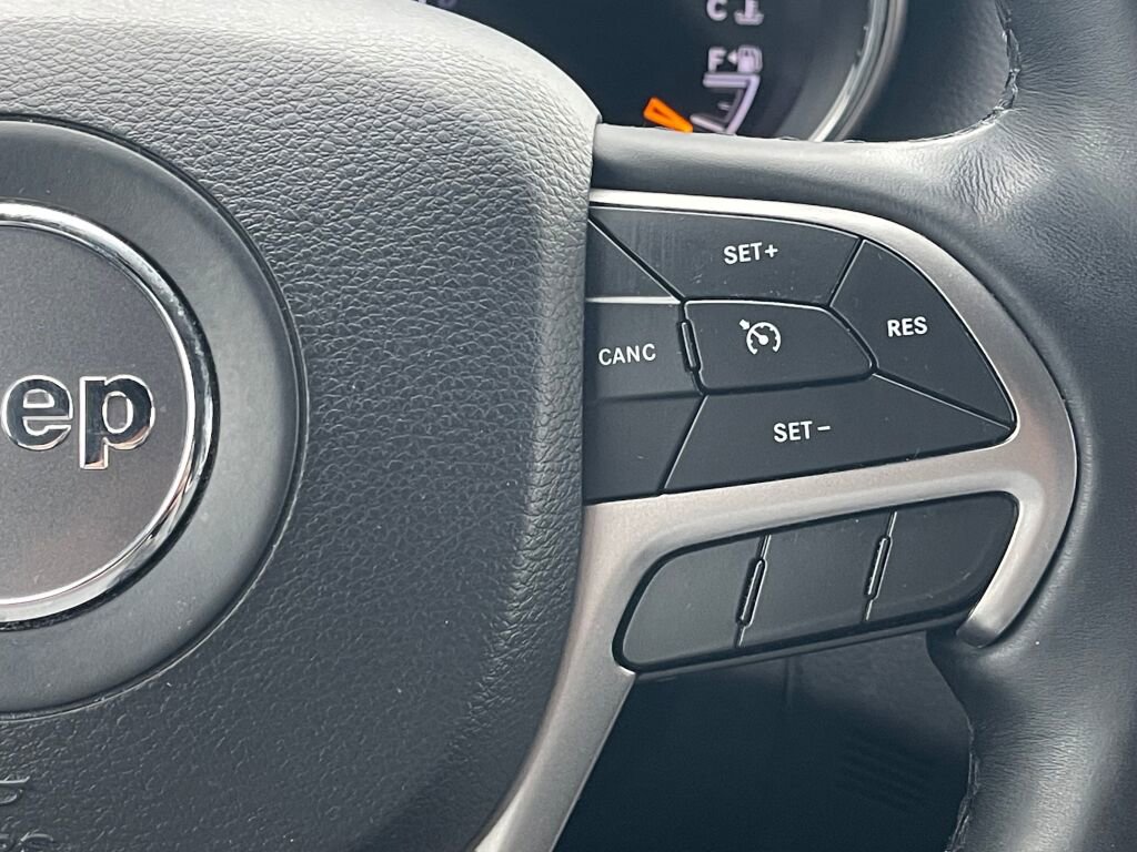 Used 2020 Jeep Grand Cherokee Altitude AWD/4WD image 19