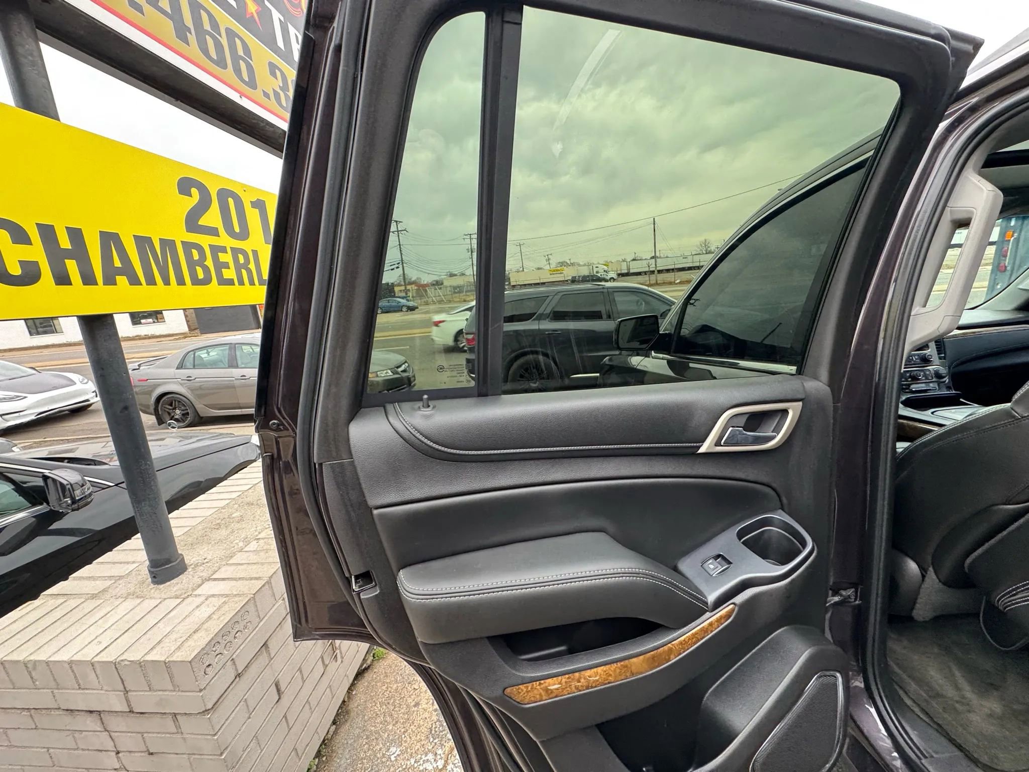 Used 2015 GMC Yukon Denali w/ Open Road Package image 13