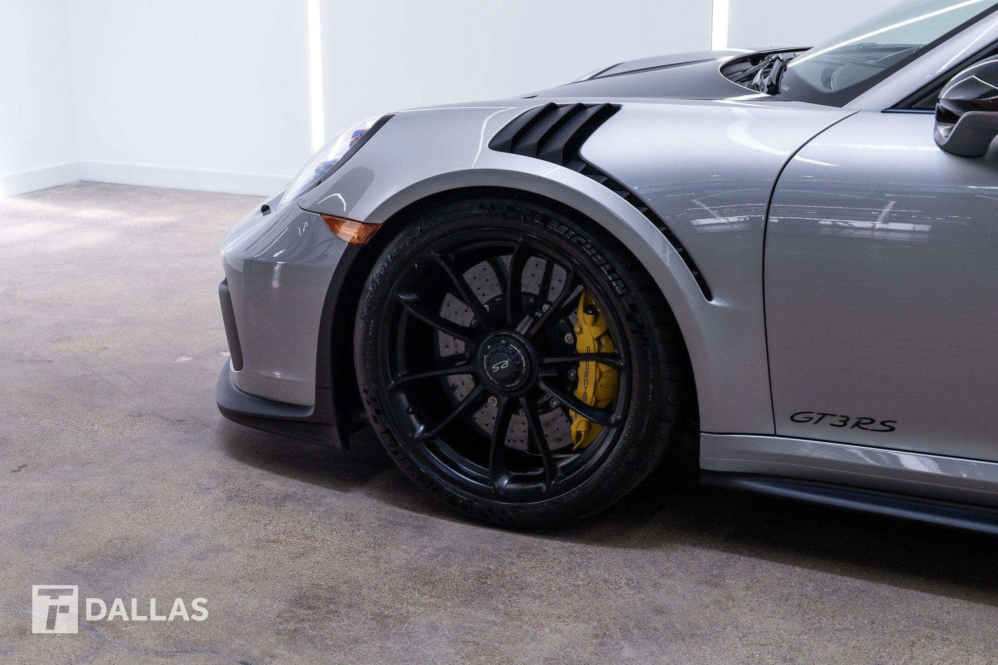 Used 2019 Porsche 911 GT3 RS RWD image 5