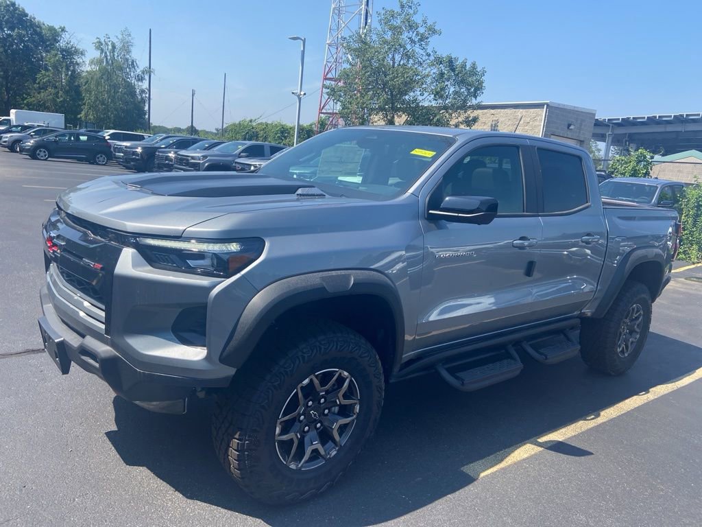 New 2025 Chevrolet Colorado ZR2 w/ Technology Package image 2