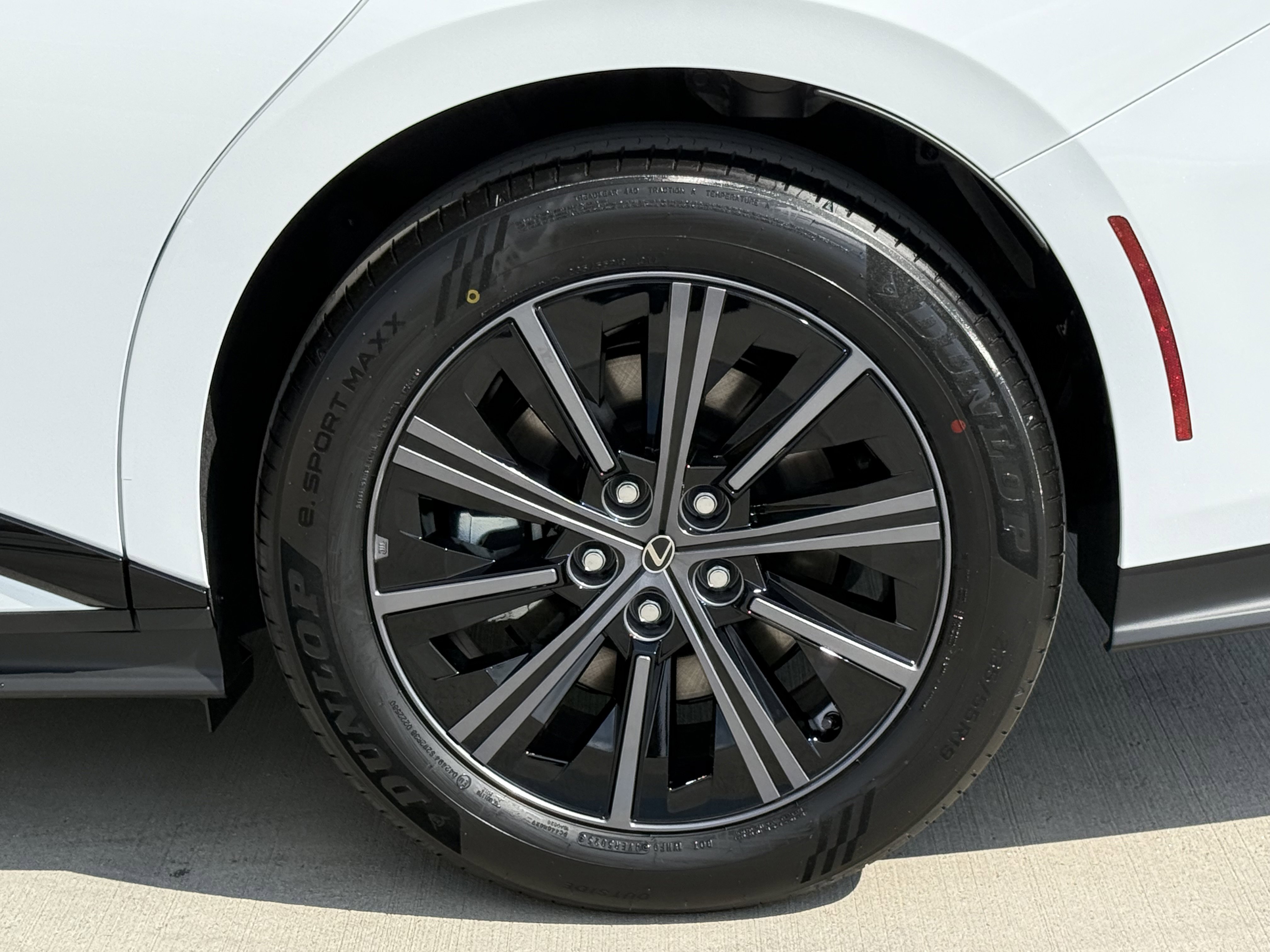 New 2026 Lexus ES 350e FWD image 14