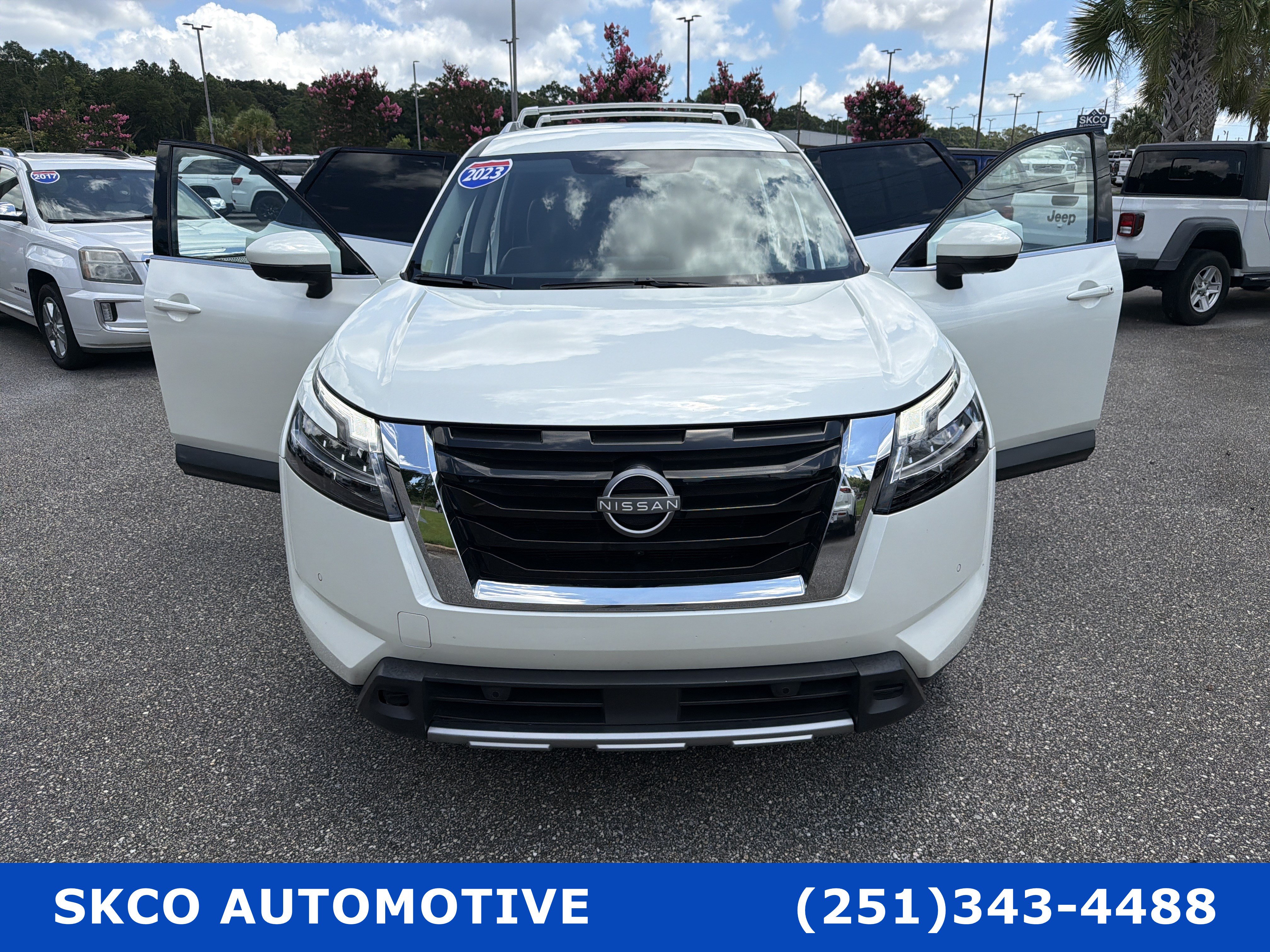 Used 2023 Nissan Pathfinder SL FWD image 30