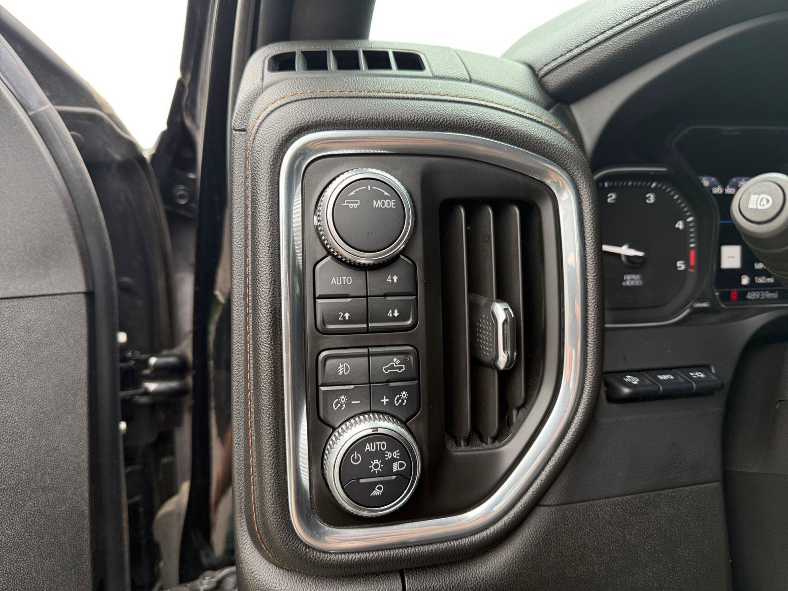 Used 2021 GMC Sierra 2500 AT4 w/ AT4 Premium Plus Package AWD/4WD image 17