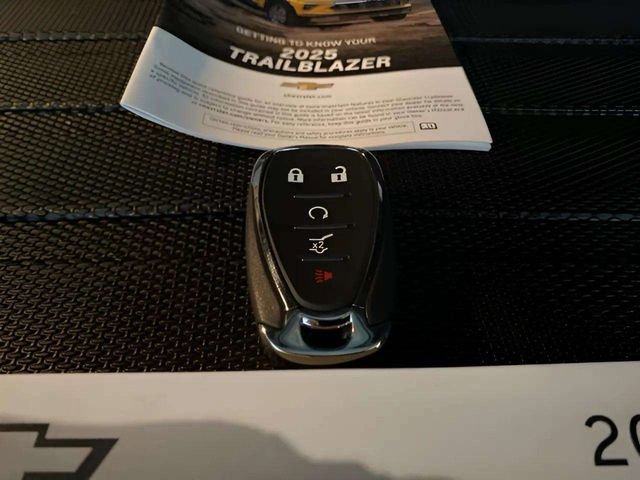 Used 2025 Chevrolet TrailBlazer RS w/ Convenience Package image 77