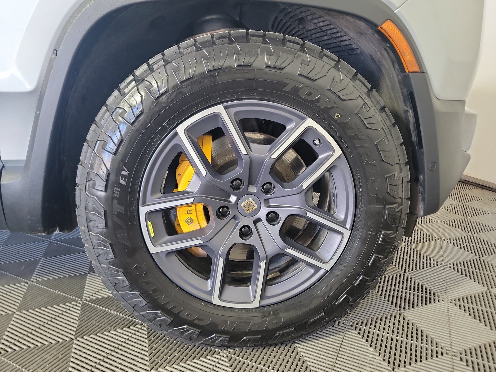 Used 2022 Rivian R1T Adventure AWD/4WD image 45