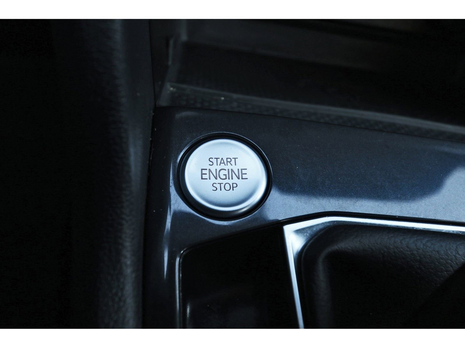 Used 2024 Volkswagen Tiguan SE R-Line w/ MDO Package, Three-Row image 30