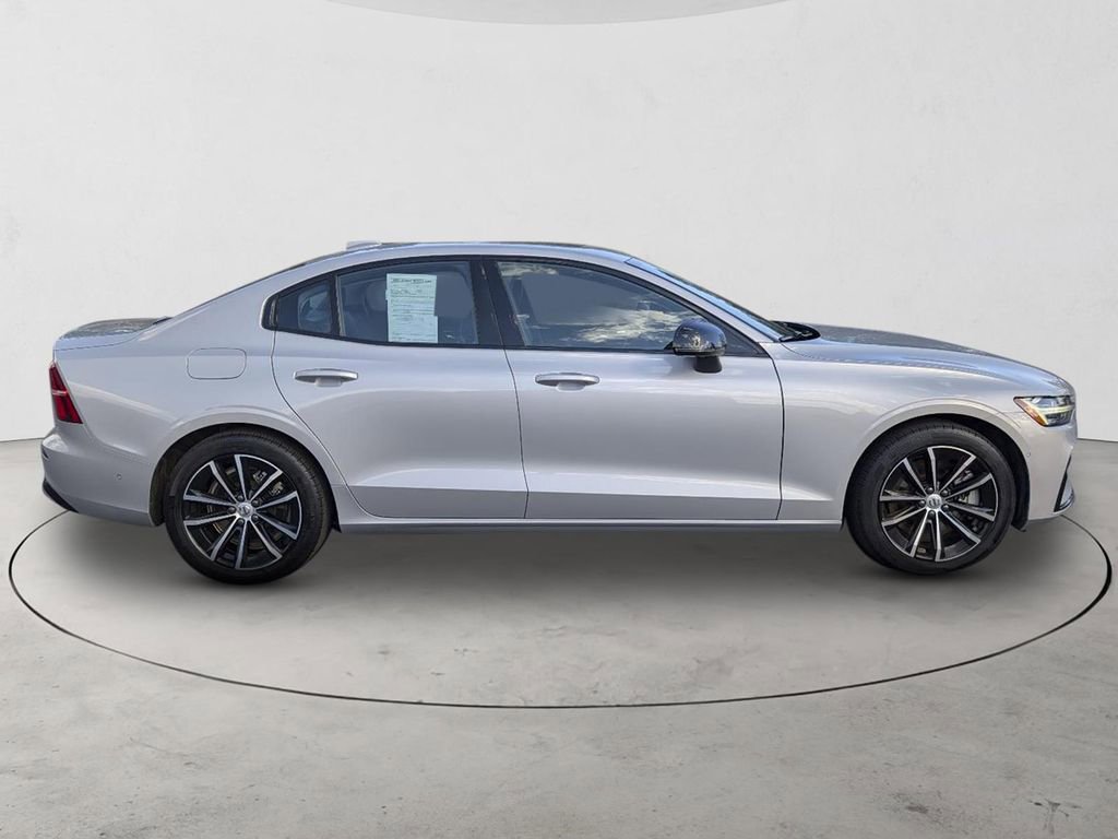 Certified 2025 Volvo S60 T8 Plus AWD/4WD image 4