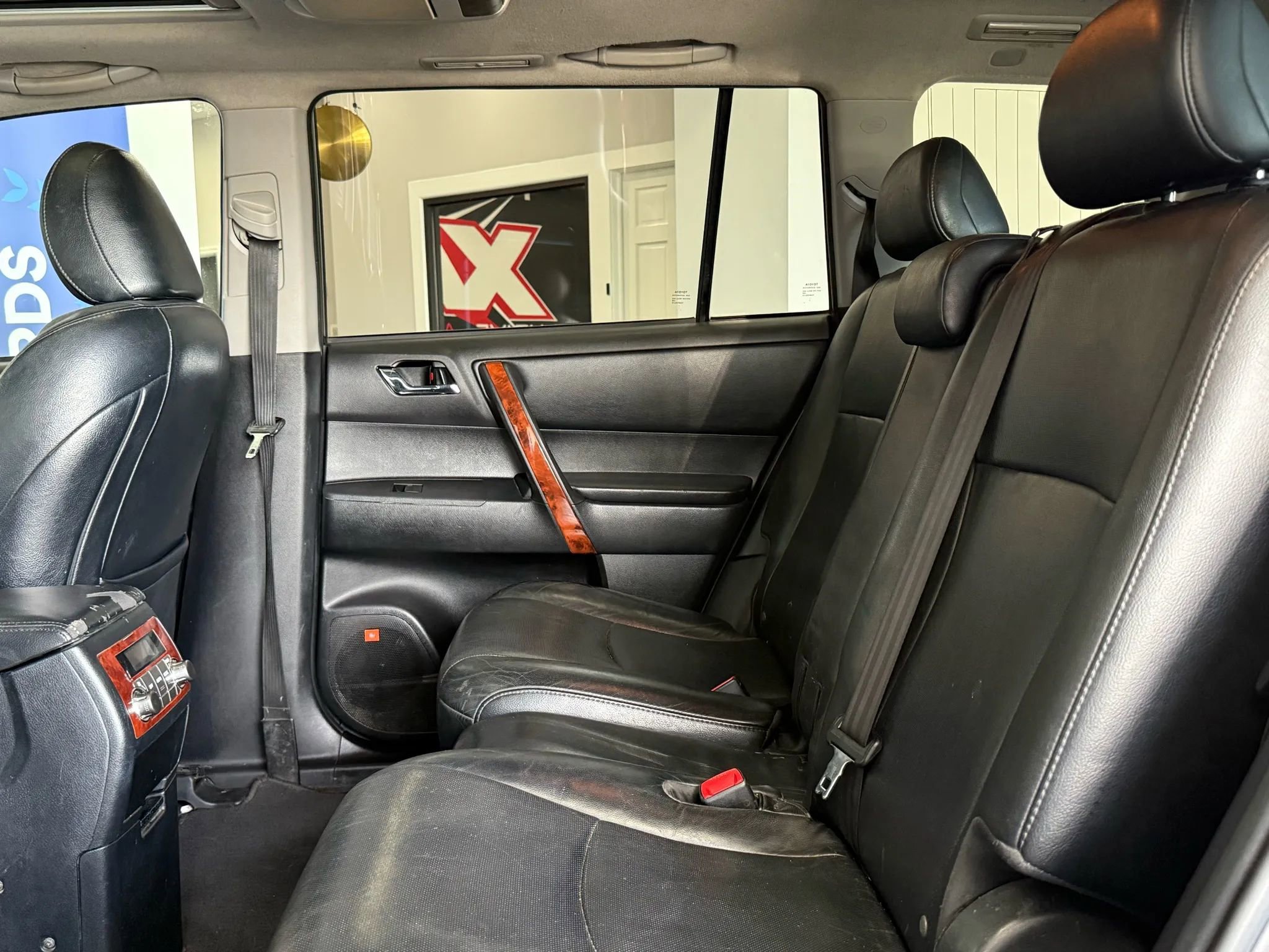 Used 2012 Toyota Highlander Limited w/ Tow Pkg image 25