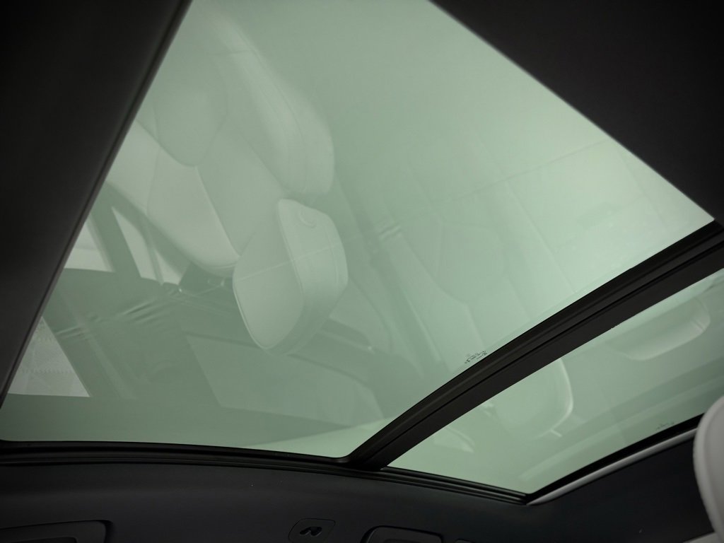 New 2026 Porsche Macan image 6