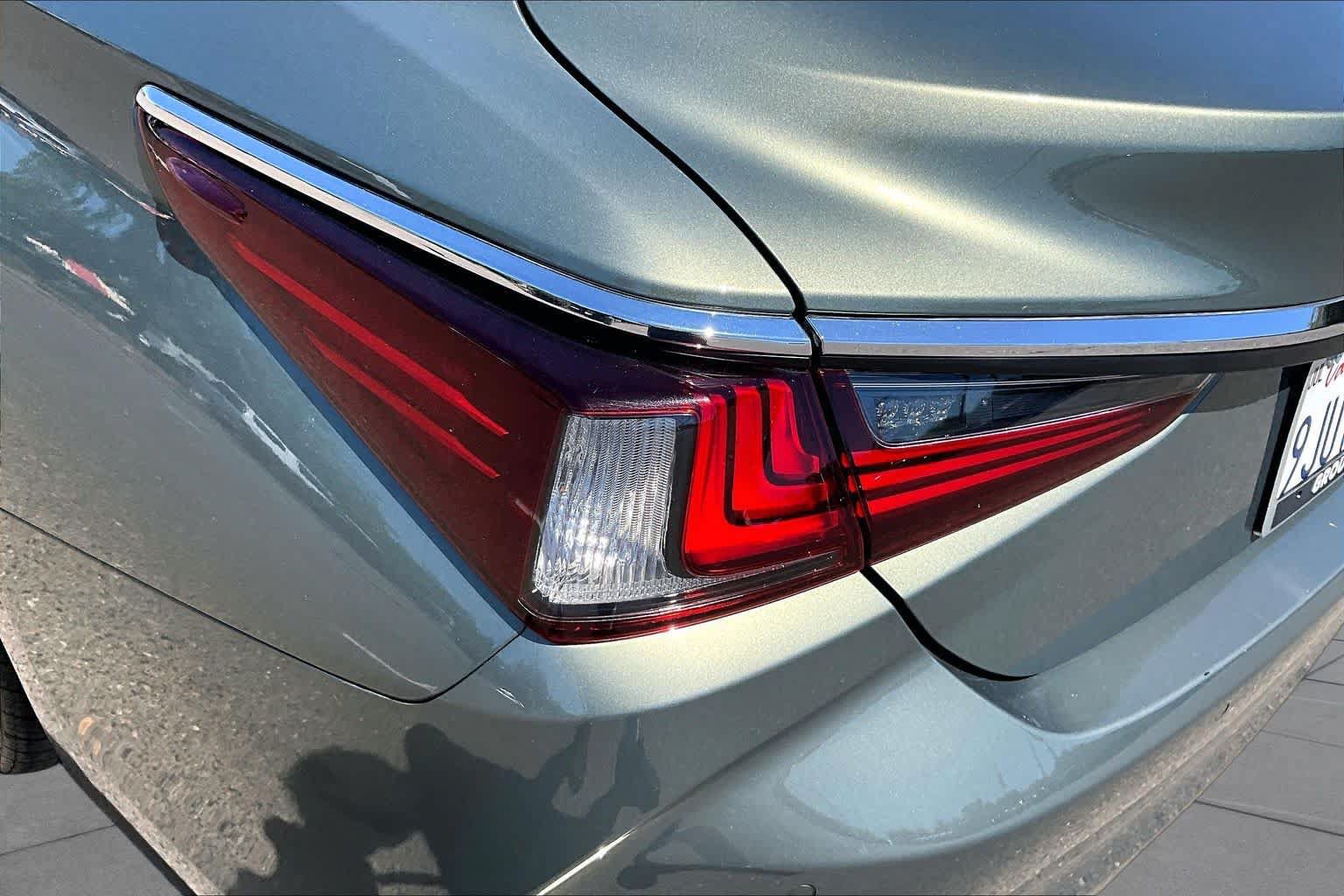 Used 2020 Lexus ES 350 w/ Premium Package FWD image 28