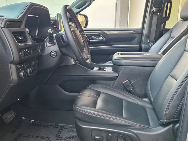 Used 2023 Chevrolet Suburban RST w/ Sport Performance Package AWD/4WD image 17