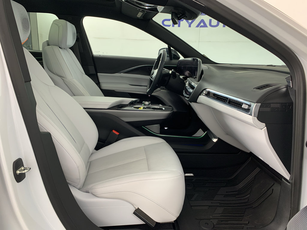 Used 2024 Cadillac Lyriq Luxury RWD image 43