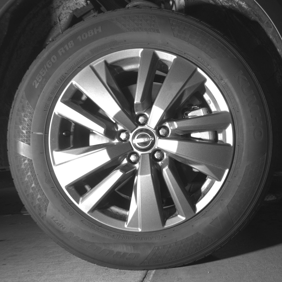 Used 2025 Nissan Pathfinder SV image 13