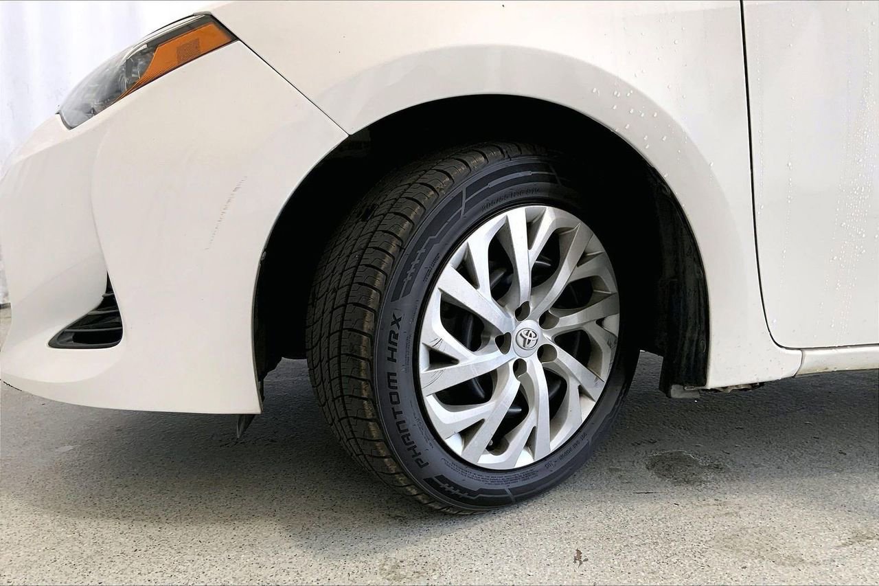 Used 2017 Toyota Corolla LE image 20