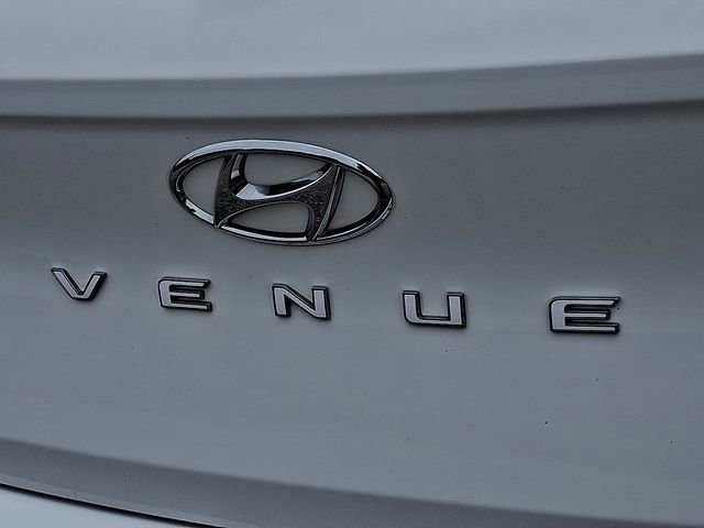 Used 2024 Hyundai Venue Limited FWD image 33
